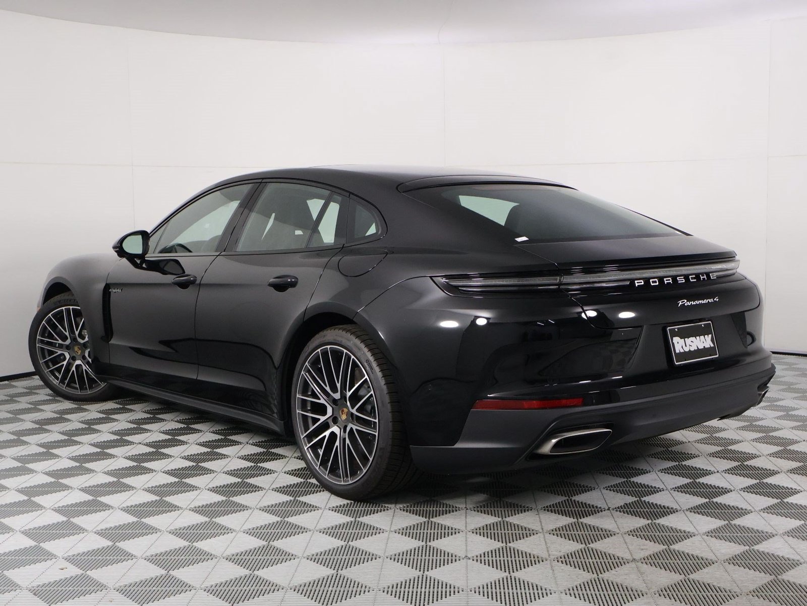 New 2026 Porsche Panamera 4 E-Hybrid AWD/4WD image 3