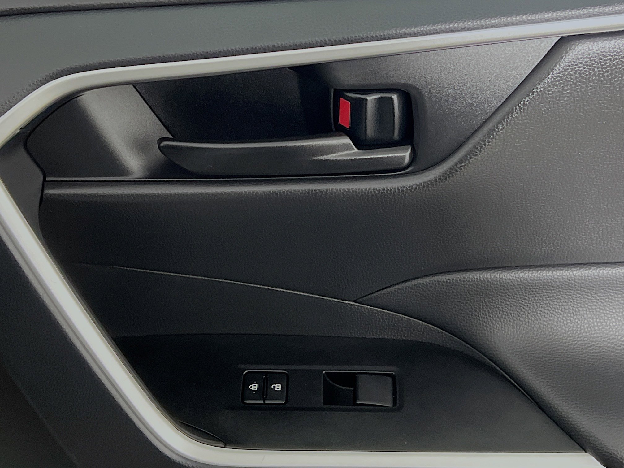 Used 2025 Toyota RAV4 LE image 30