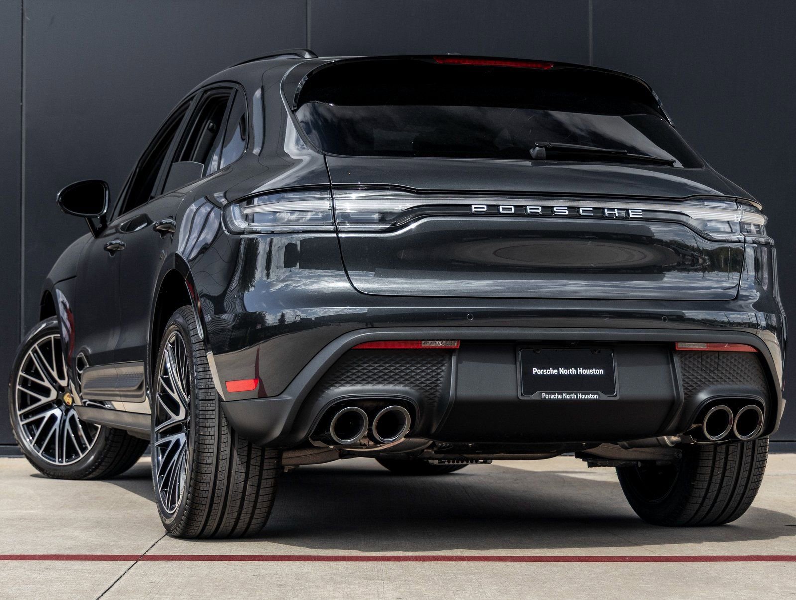 Used 2026 Porsche Macan image 3