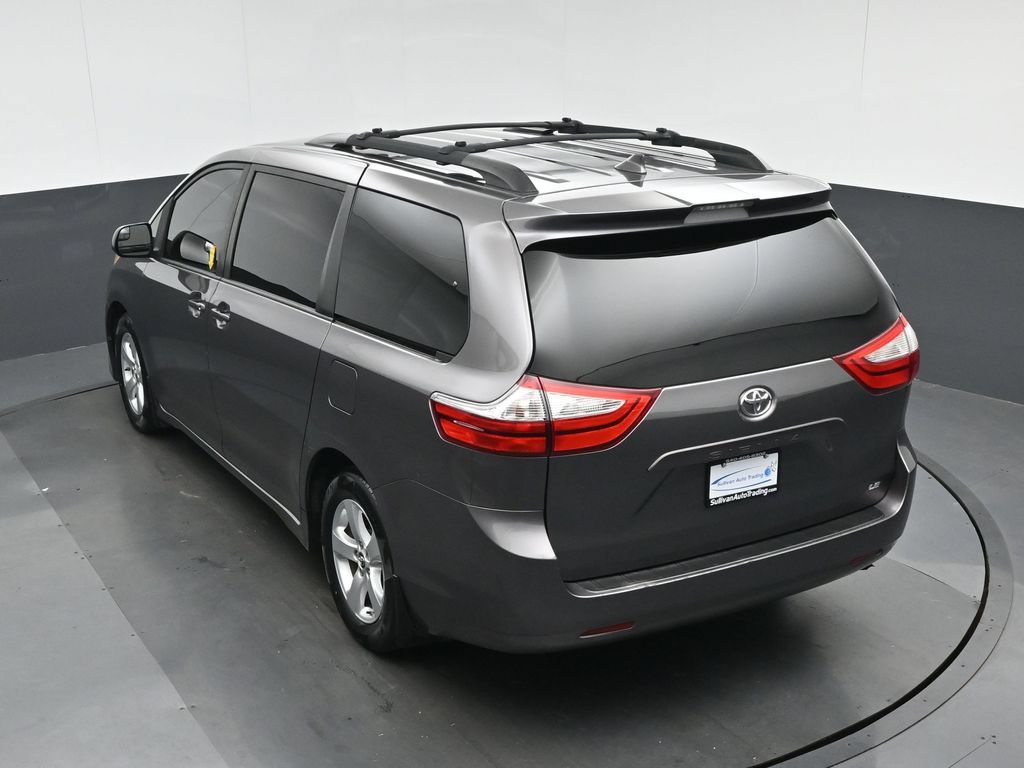 Used 2018 Toyota Sienna LE w/ Carpet Mat Package FWD image 67