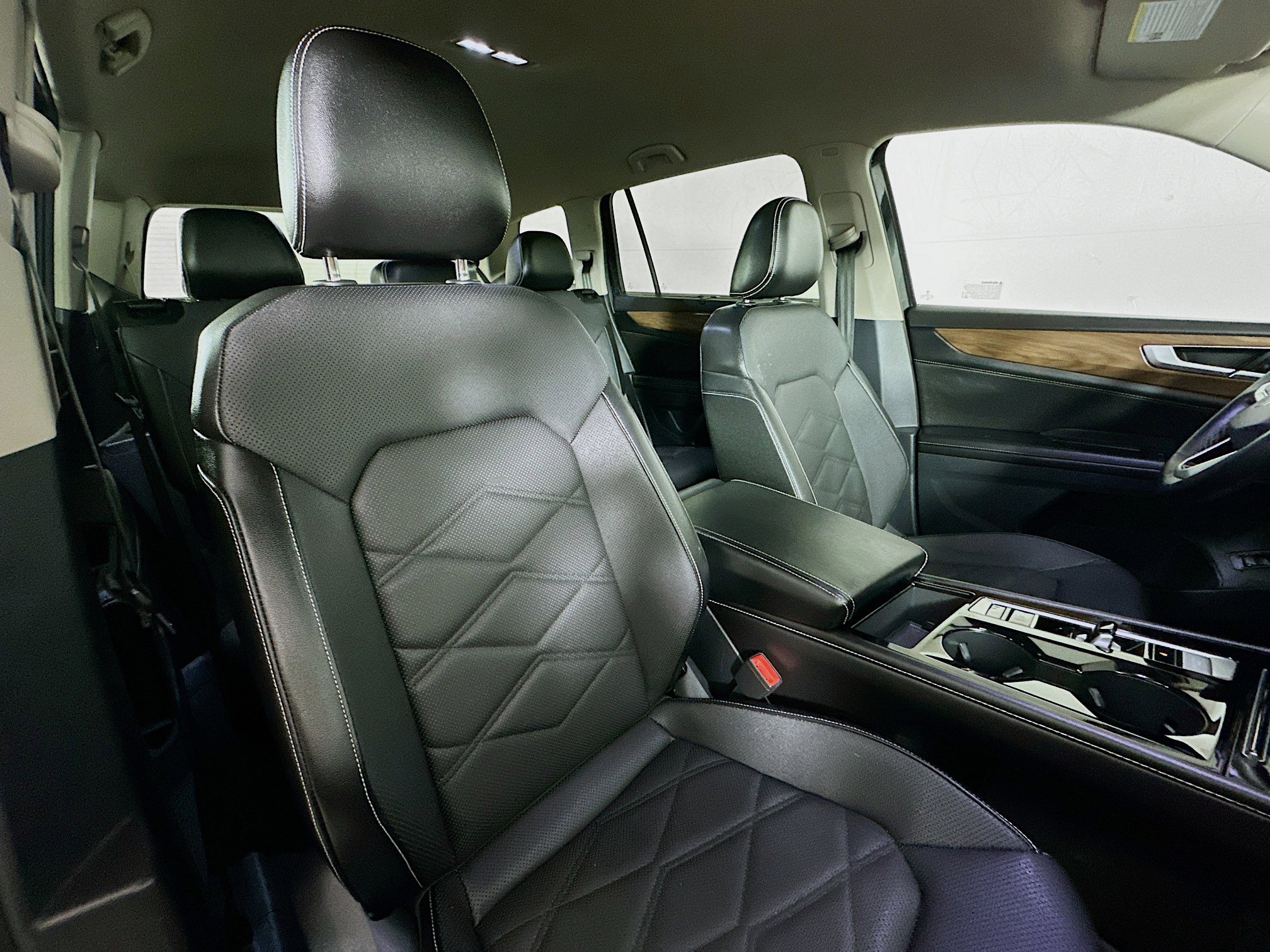 Used 2024 Volkswagen Atlas SE image 27