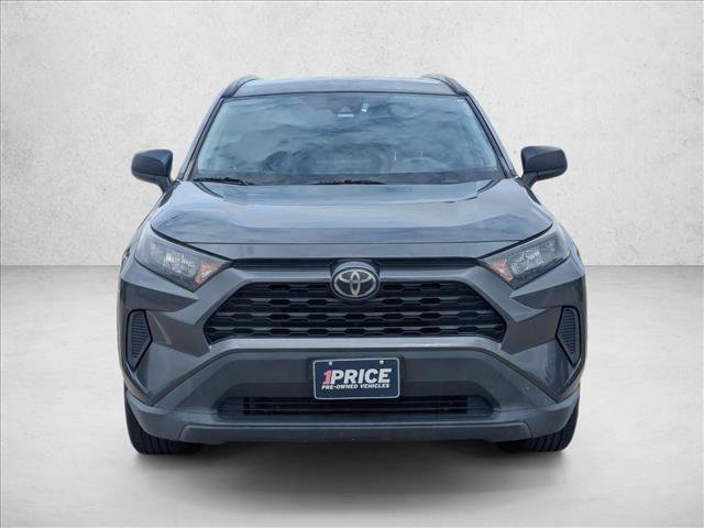 Used 2020 Toyota RAV4 LE FWD video 2