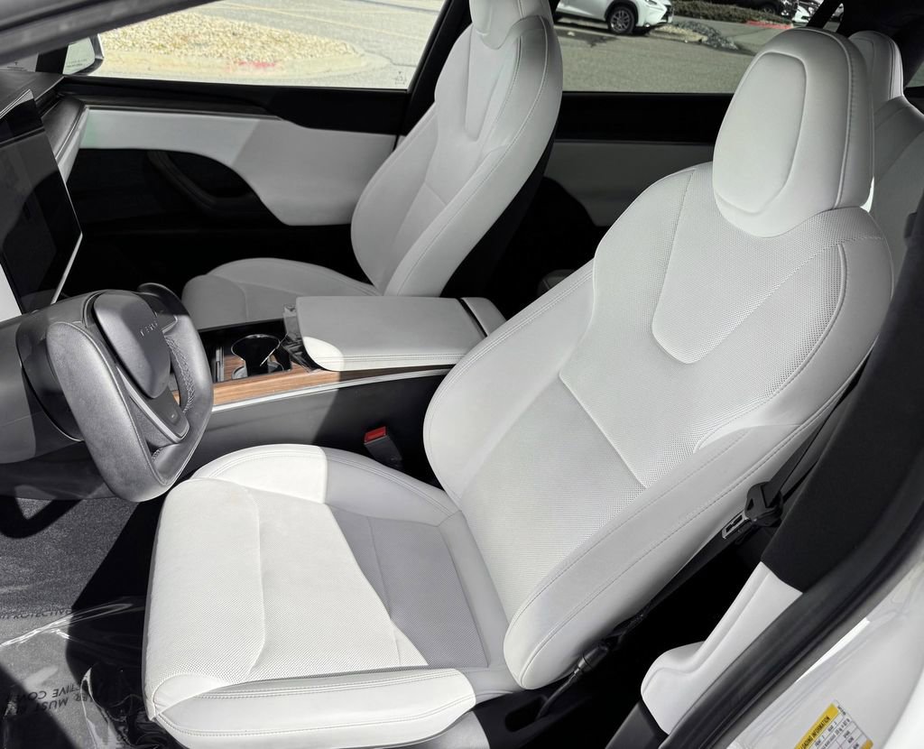 Used 2022 Tesla Model X image 17