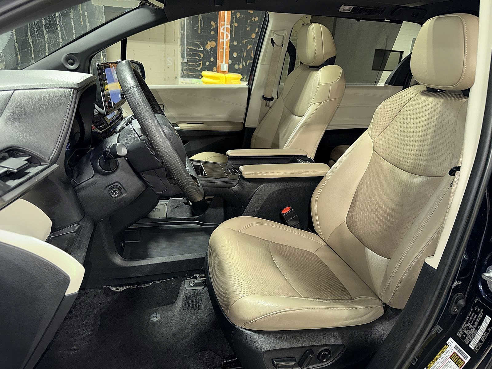 Used 2023 Toyota Sienna Limited w/ Protection Package (TMS) AWD/4WD image 15