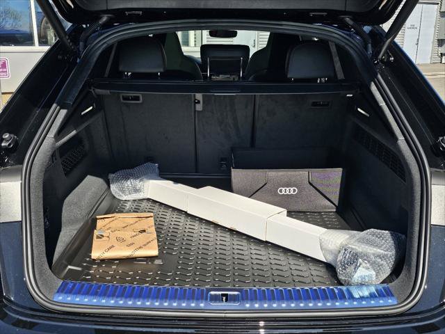 New 2026 Audi SQ8 Prestige AWD/4WD image 7