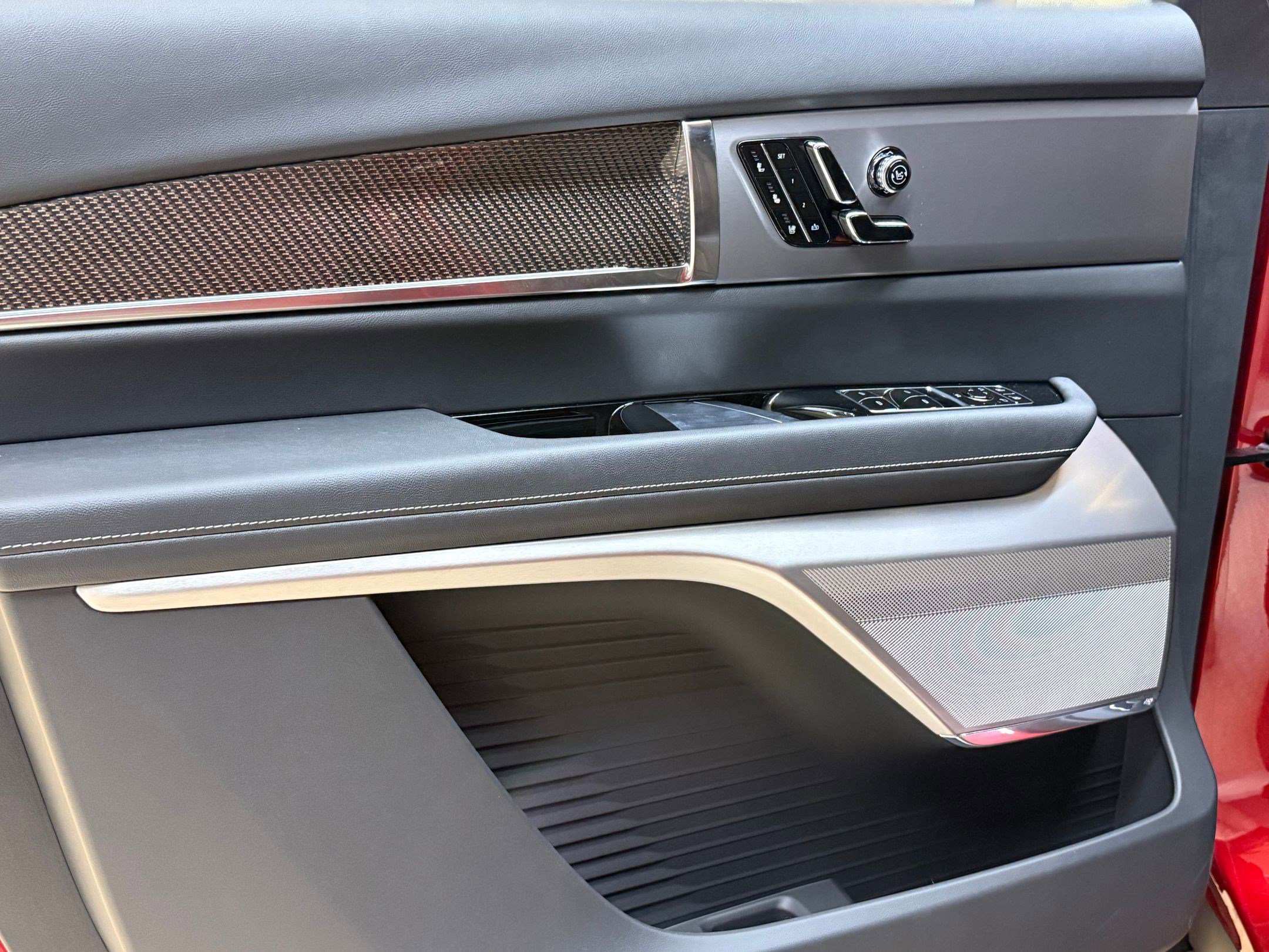 New 2026 Cadillac Vistiq Luxury w/ LPO, Floor Liner Package image 14