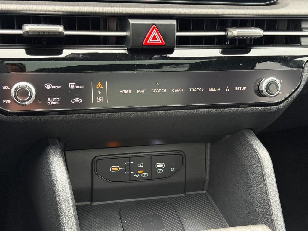 New 2026 Kia Sportage X-Line w/ X-Line Technology Package AWD/4WD image 13