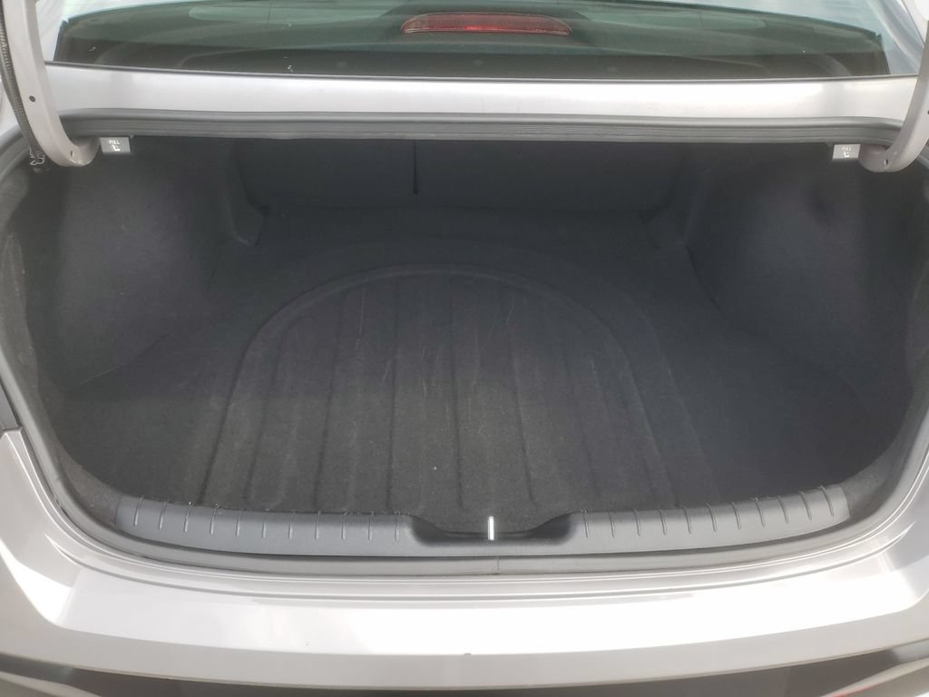 Used 2025 Hyundai Elantra Limited FWD image 25
