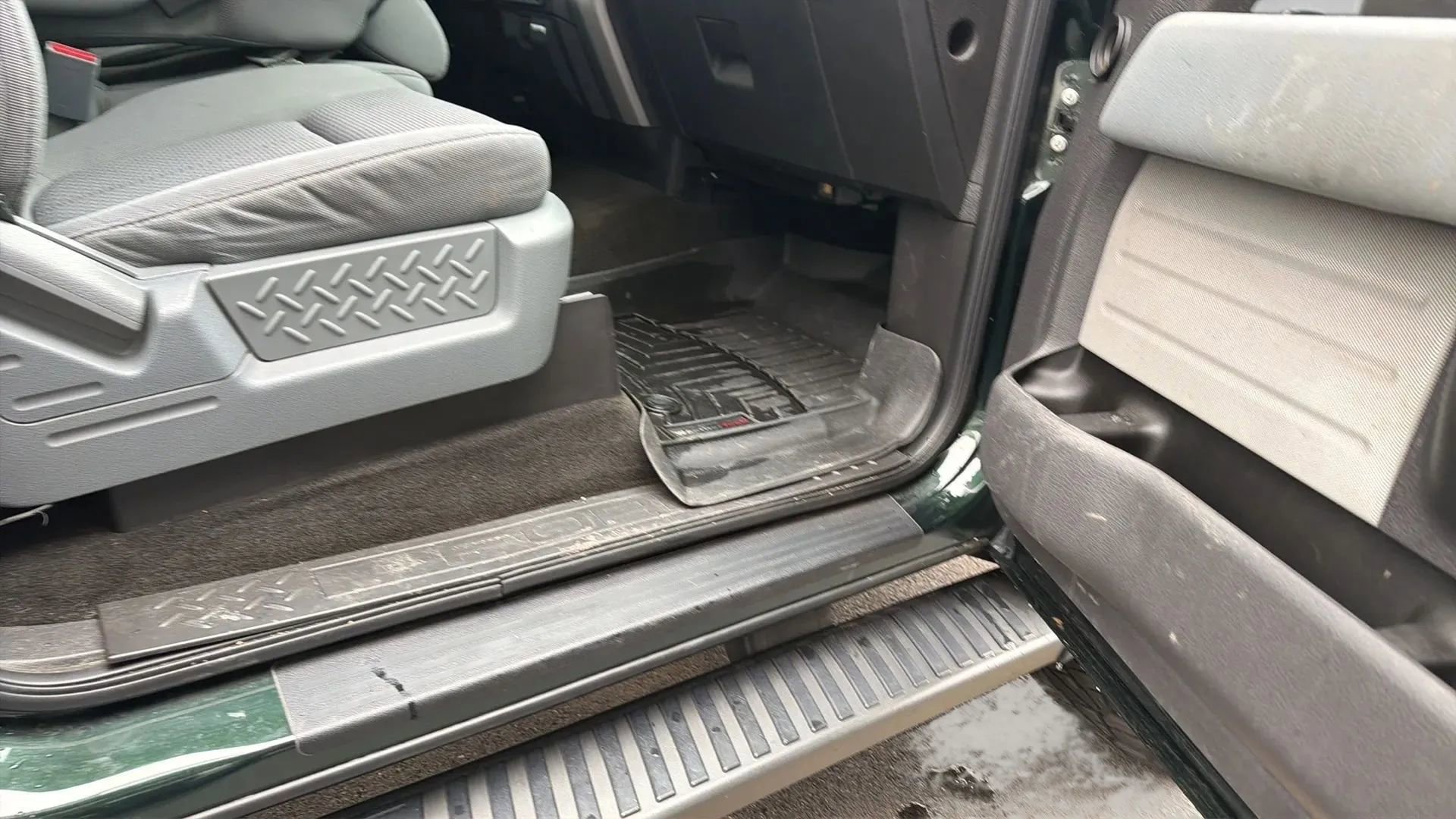 Used 2013 Ford F150 XLT w/ Mid Equipment Group image 29