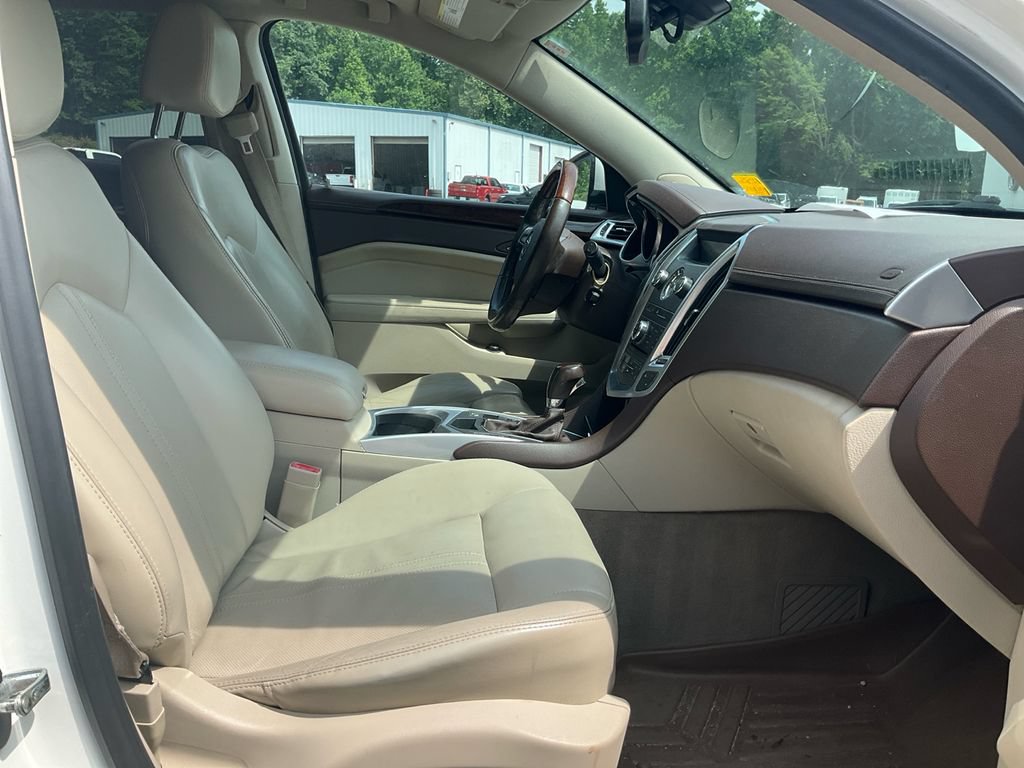 Used 2011 Cadillac SRX Luxury FWD image 12