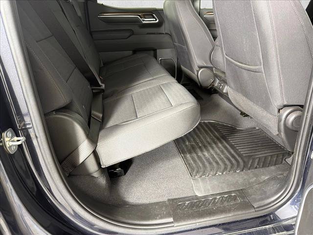 Used 2023 Chevrolet Silverado 1500 LT AWD/4WD image 15