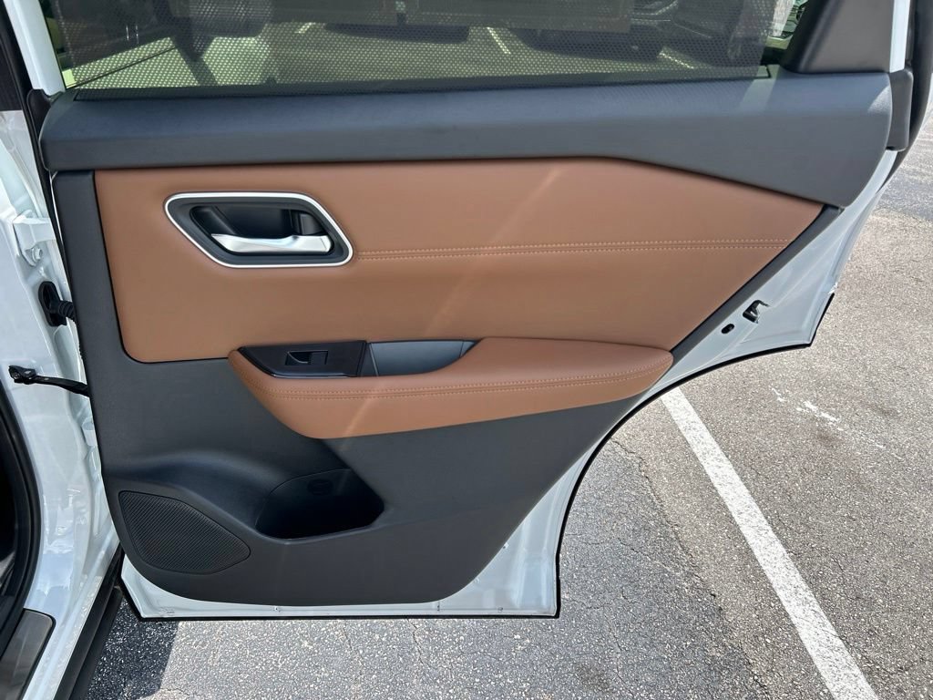Used 2026 Nissan Rogue Platinum AWD/4WD image 46