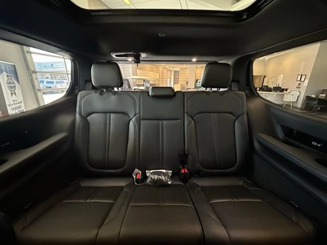 New 2026 Jeep Grand Wagoneer Summit AWD/4WD image 28