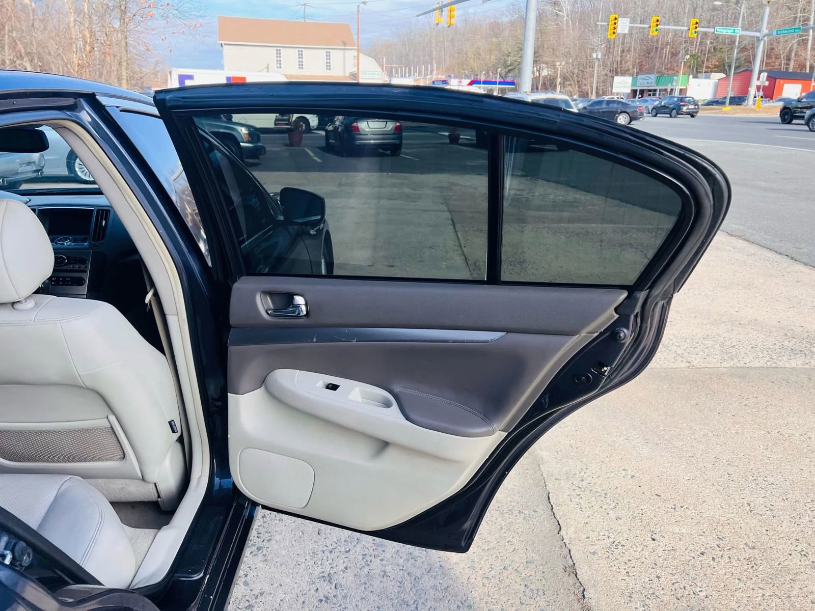 Used 2010 INFINITI G37 Journey w/ Premium Pkg image 20