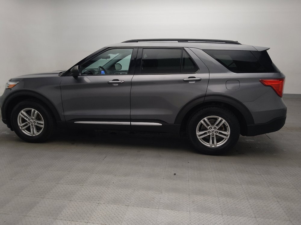 Used 2021 Ford Explorer XLT RWD image 3