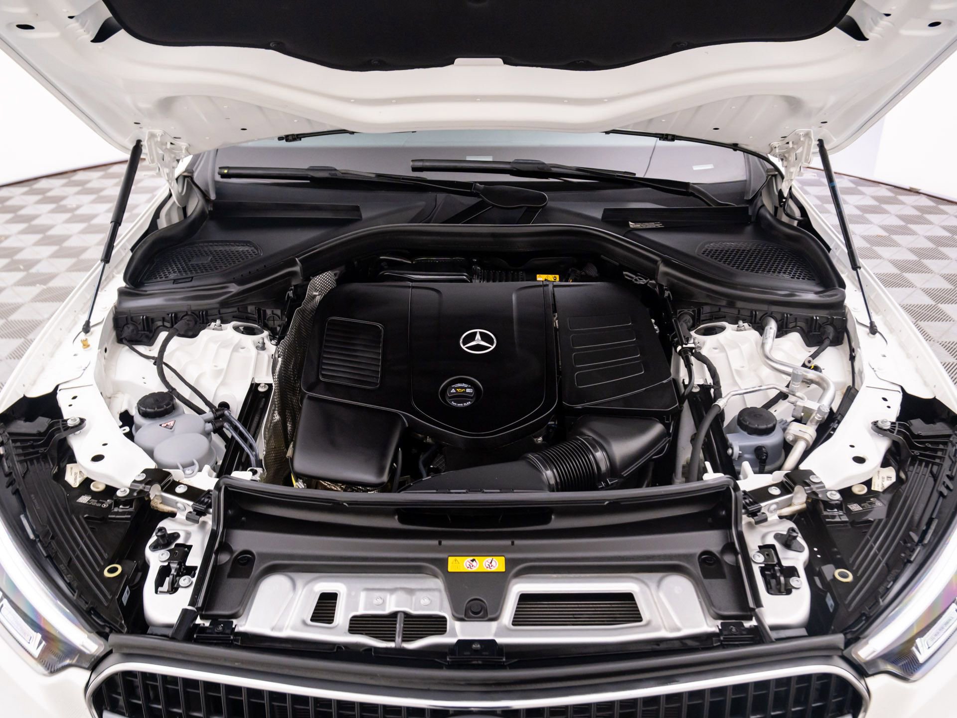 Certified 2025 Mercedes-Benz GLC 300 4MATIC image 26