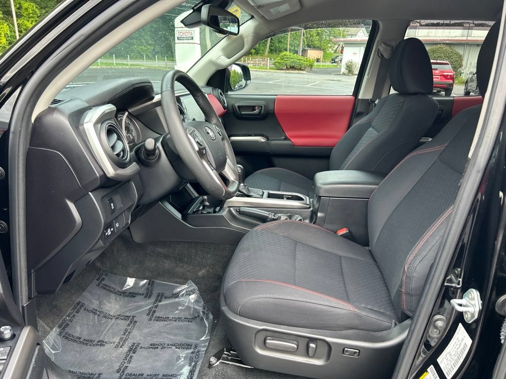Certified 2023 Toyota Tacoma SR5 w/ SX Package AWD/4WD image 9