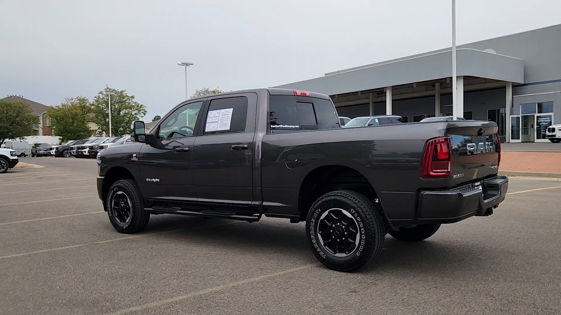 Used 2025 RAM 2500 Laramie AWD/4WD image 23