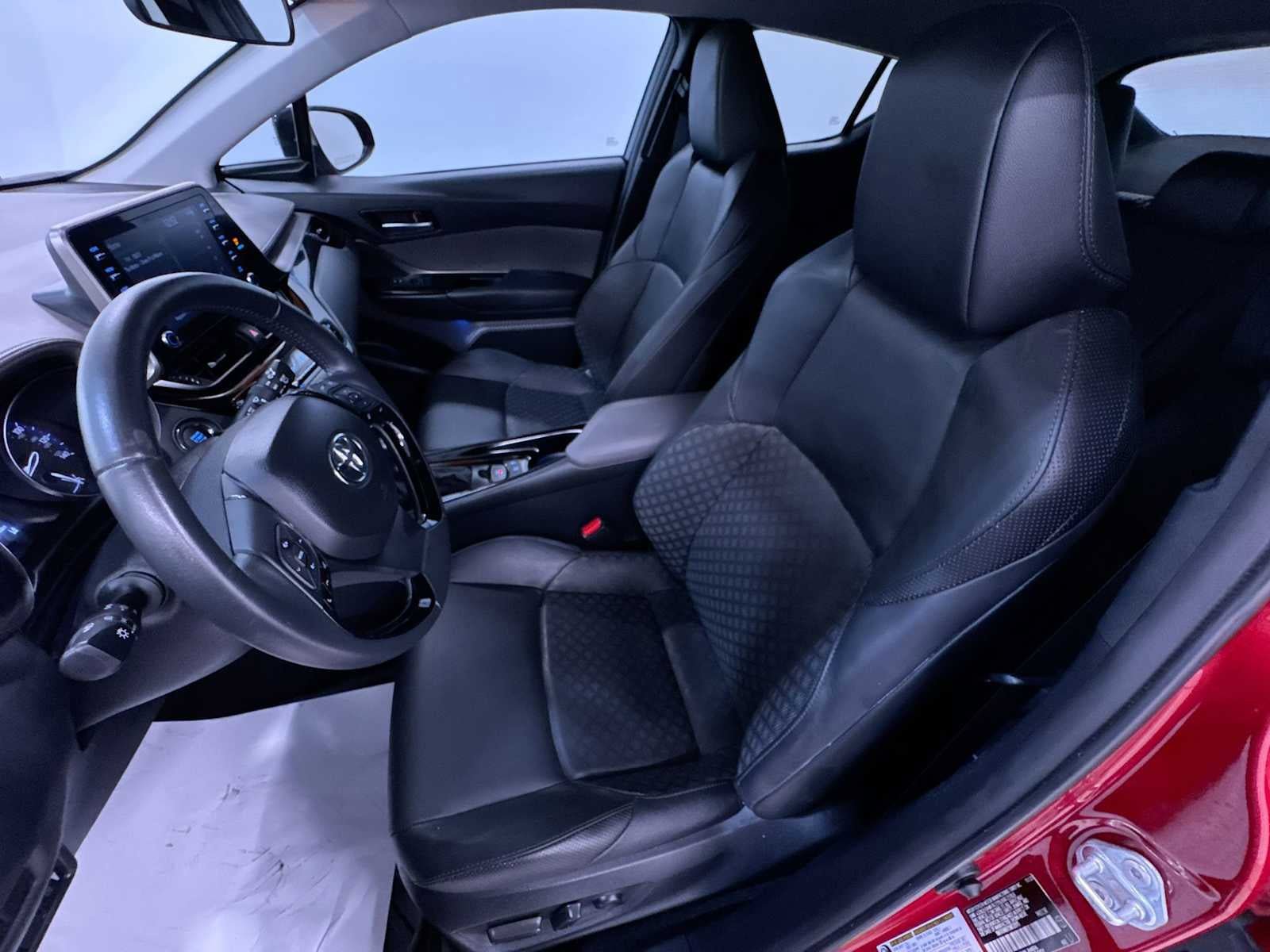 Used 2021 Toyota C-HR Limited FWD image 14