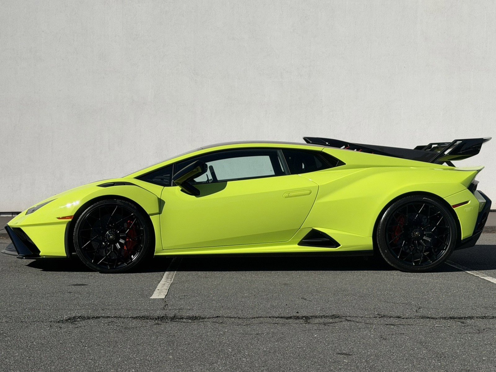 Used 2022 Lamborghini Huracan STO image 4