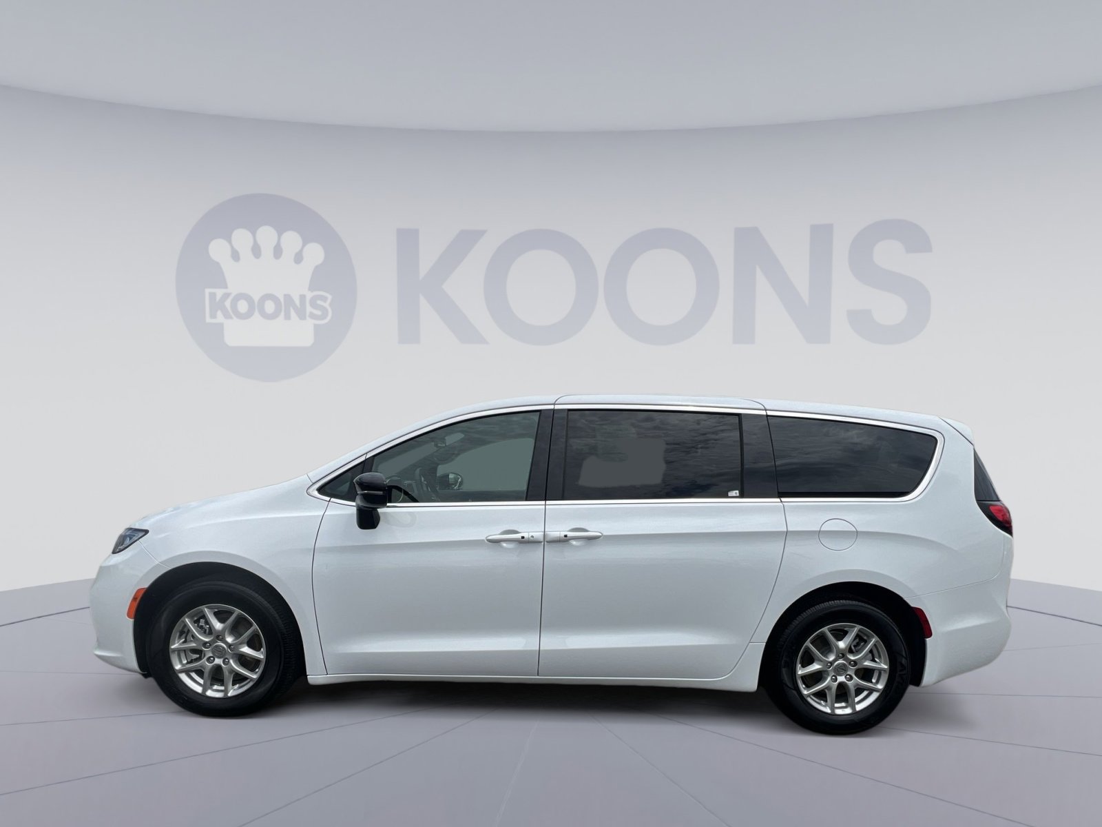 Used 2025 Chrysler Pacifica Select FWD image 7