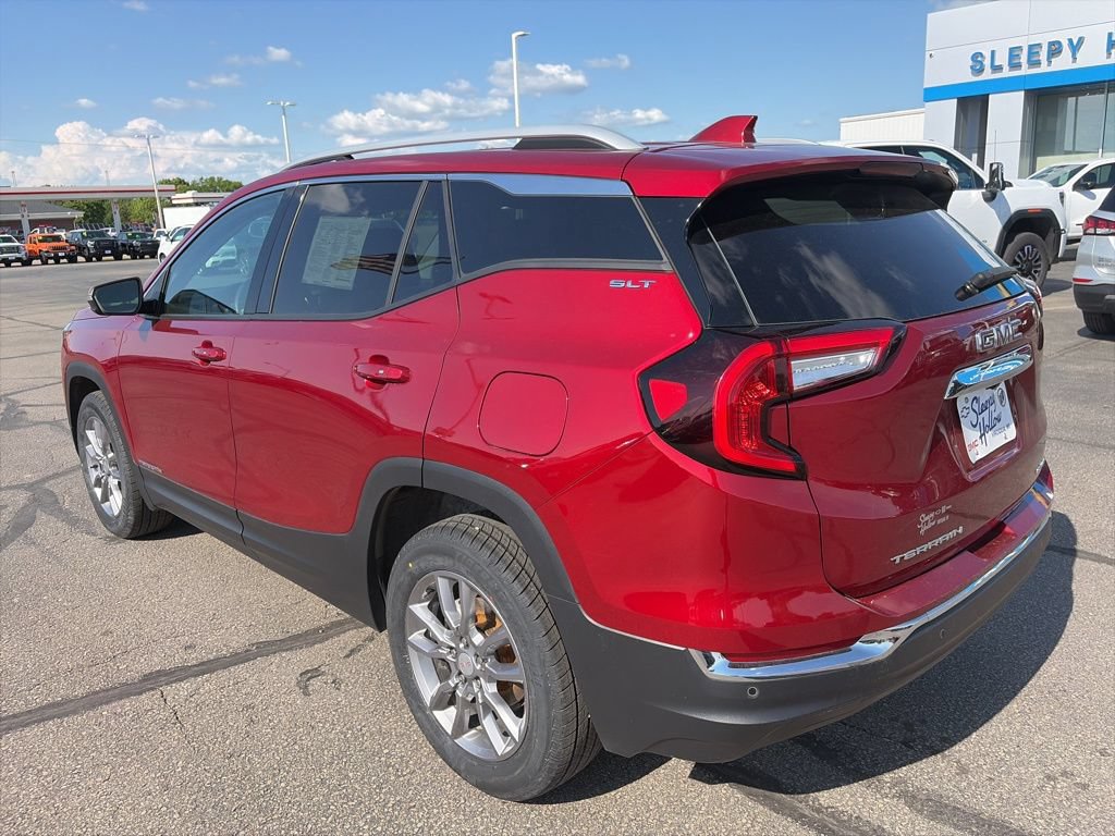 Used 2024 GMC Terrain SLT AWD/4WD image 9