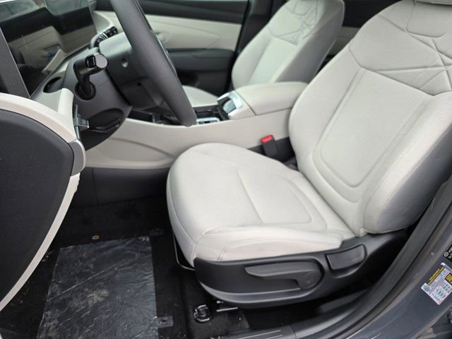 Certified 2025 Hyundai Tucson SE image 20