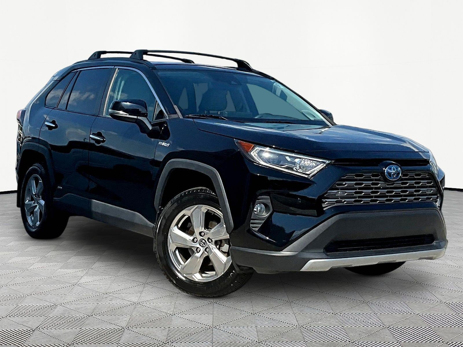 Used 2021 Toyota RAV4 Limited w/ Limited Grade Weather Package AWD/4WD image 3