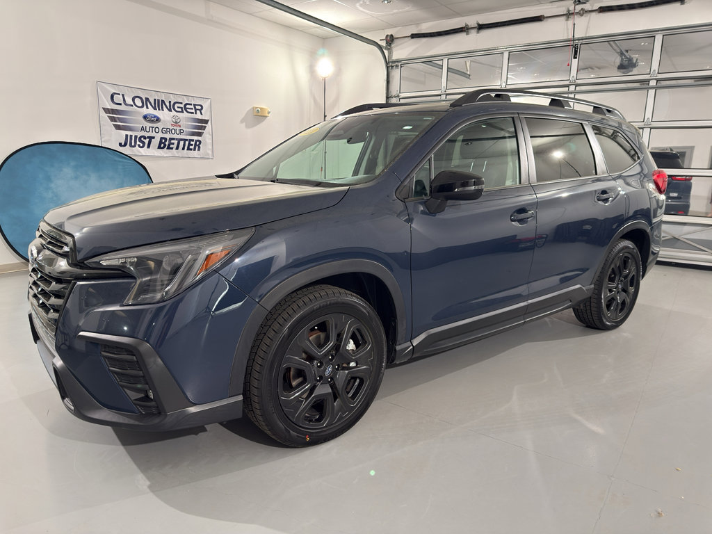 Used 2023 Subaru Ascent Onyx Edition image 3