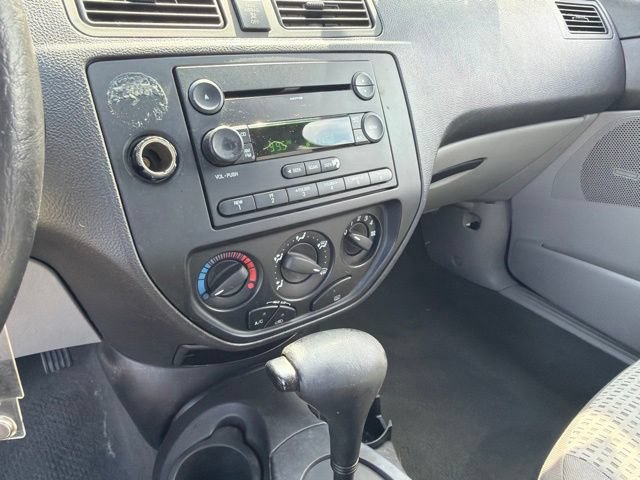 Used 2006 Ford Focus ZX4 Sedan FWD image 17