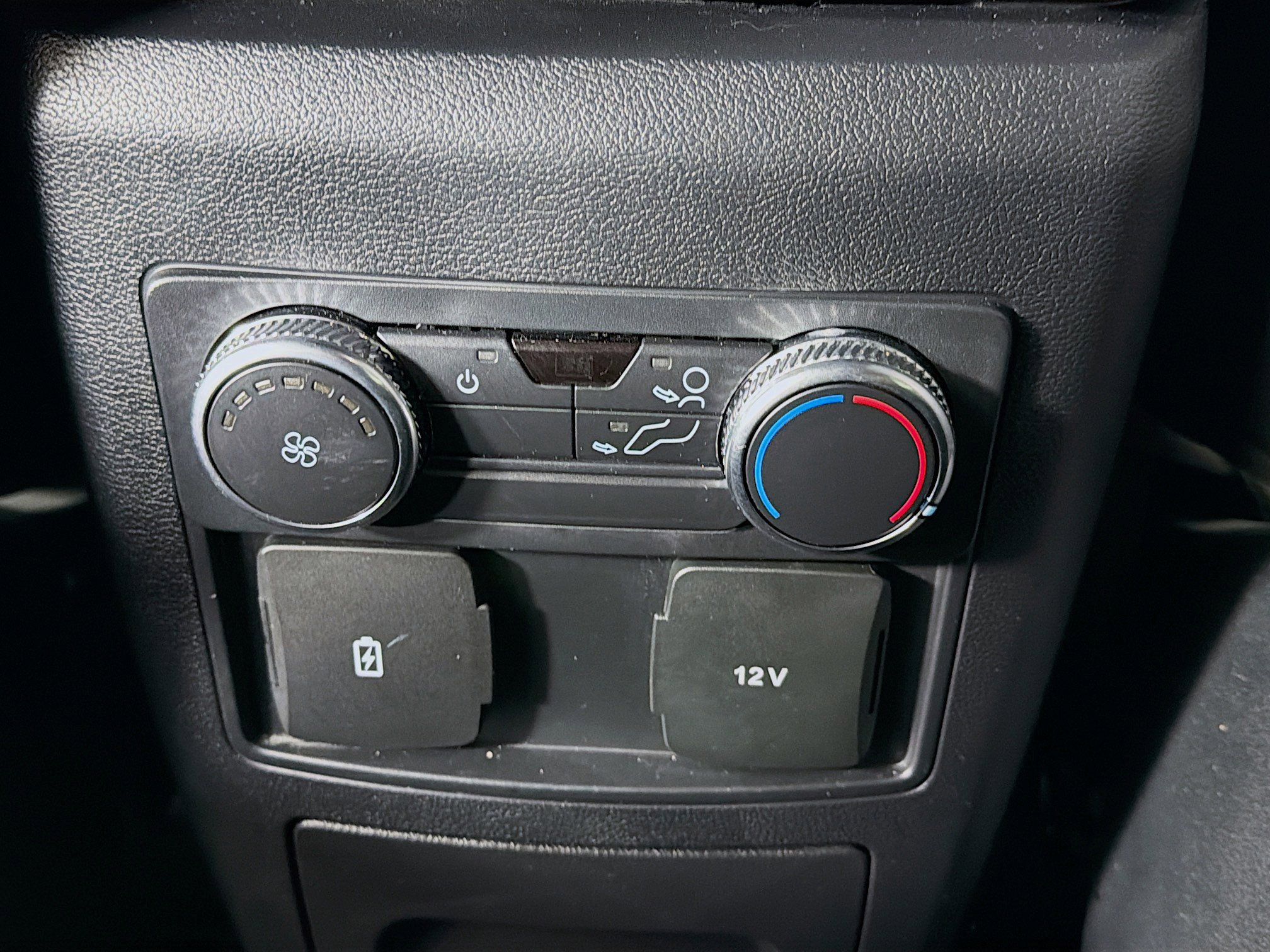 Used 2022 Ford Explorer ST-Line image 26