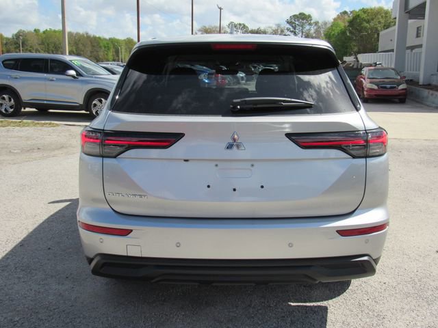 New 2026 Mitsubishi Outlander ES image 4