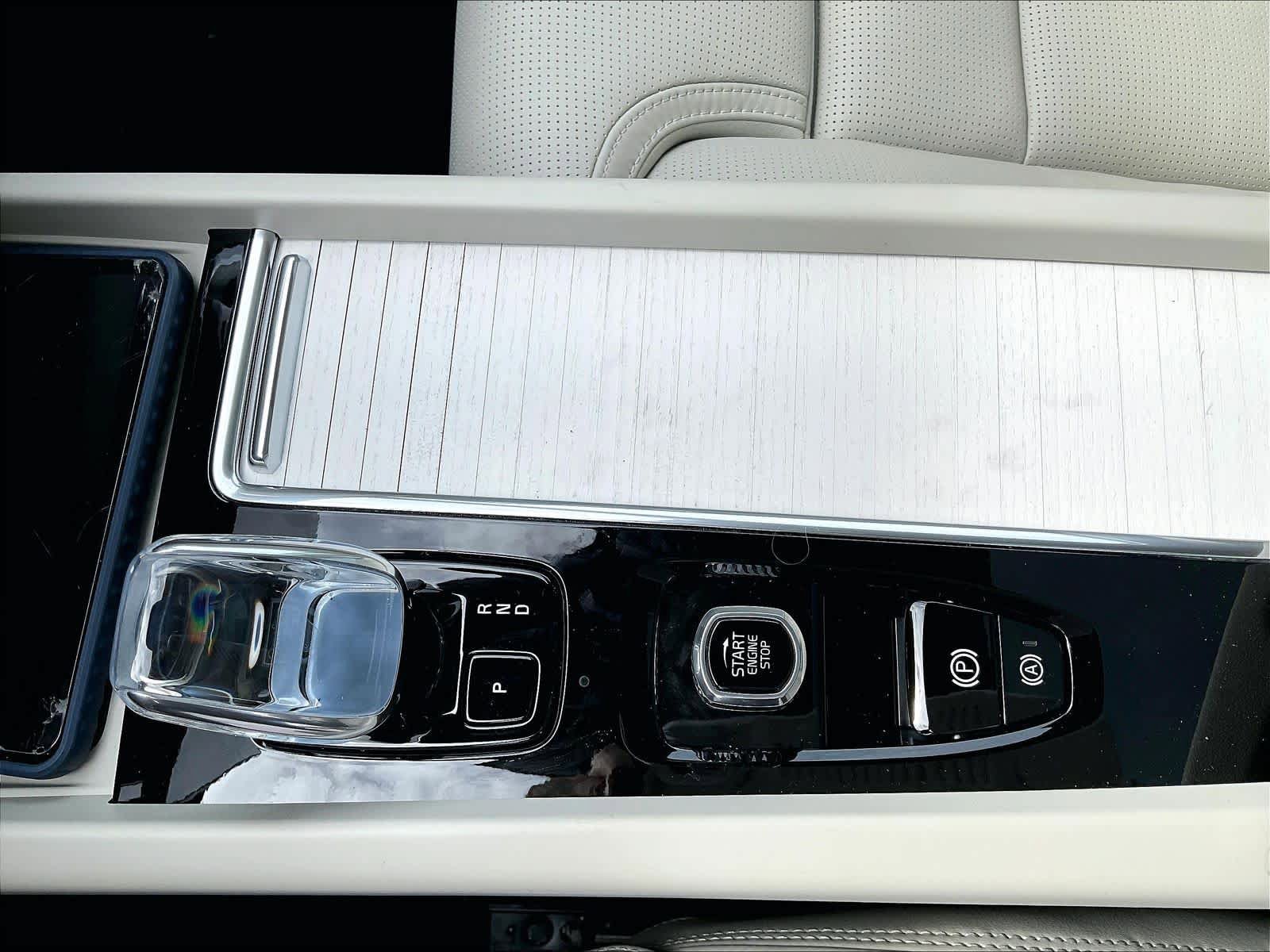 New 2026 Volvo XC60 T8 Ultra w/ Protection Package Premier AWD/4WD image 10