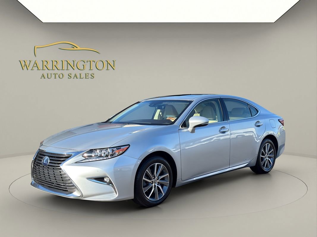 Used 2016 Lexus ES 300h w/ Luxury Package w/Wood Trim image 21