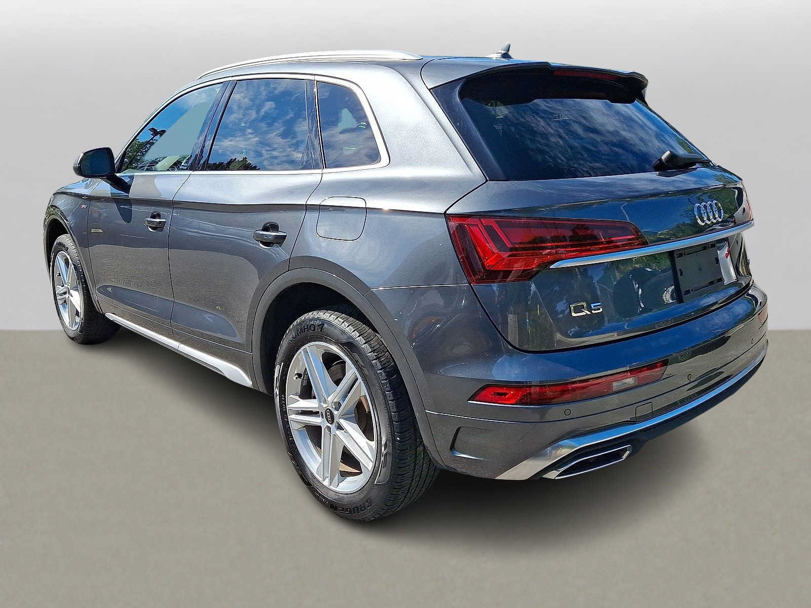 Used 2024 Audi Q5 e Premium Plus w/ Premium Plus Package AWD/4WD image 28