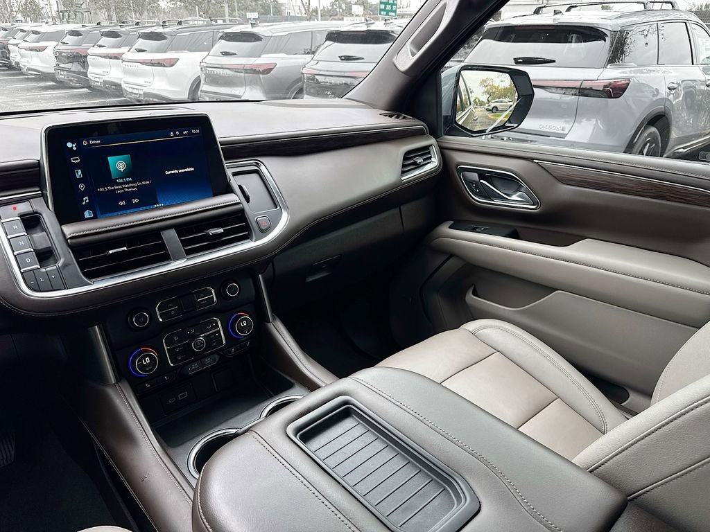 Used 2022 Chevrolet Suburban LT w/ Luxury Package image 24