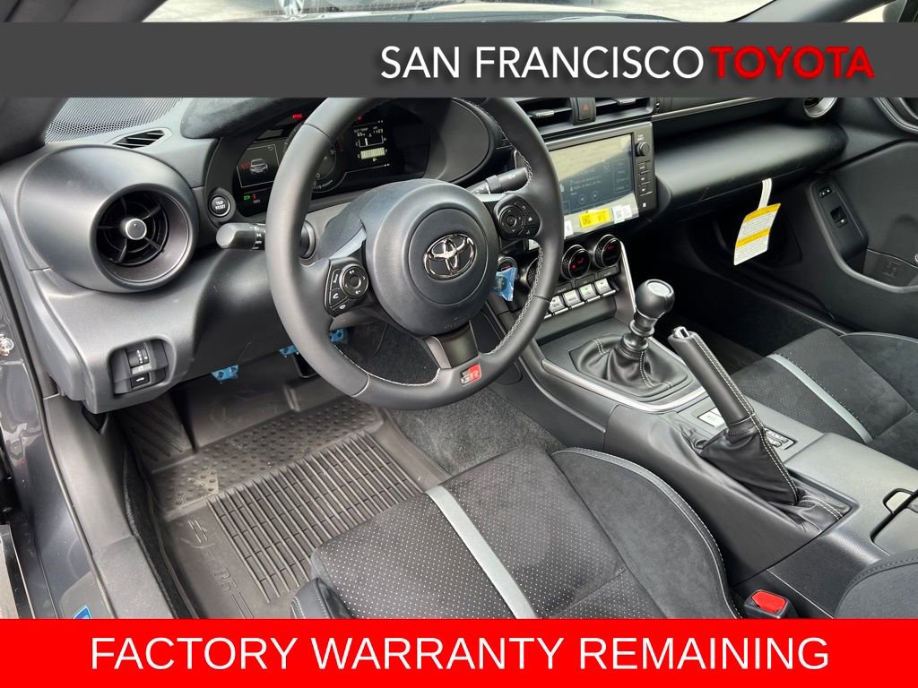 Used 2025 Toyota GR86 Premium w/ Performance Package image 12