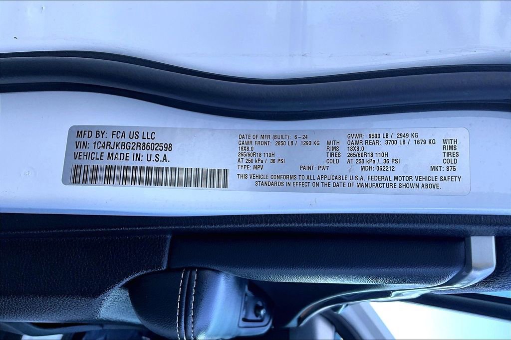 Used 2024 Jeep Grand Cherokee L Limited w/ Luxury Tech Group II image 36