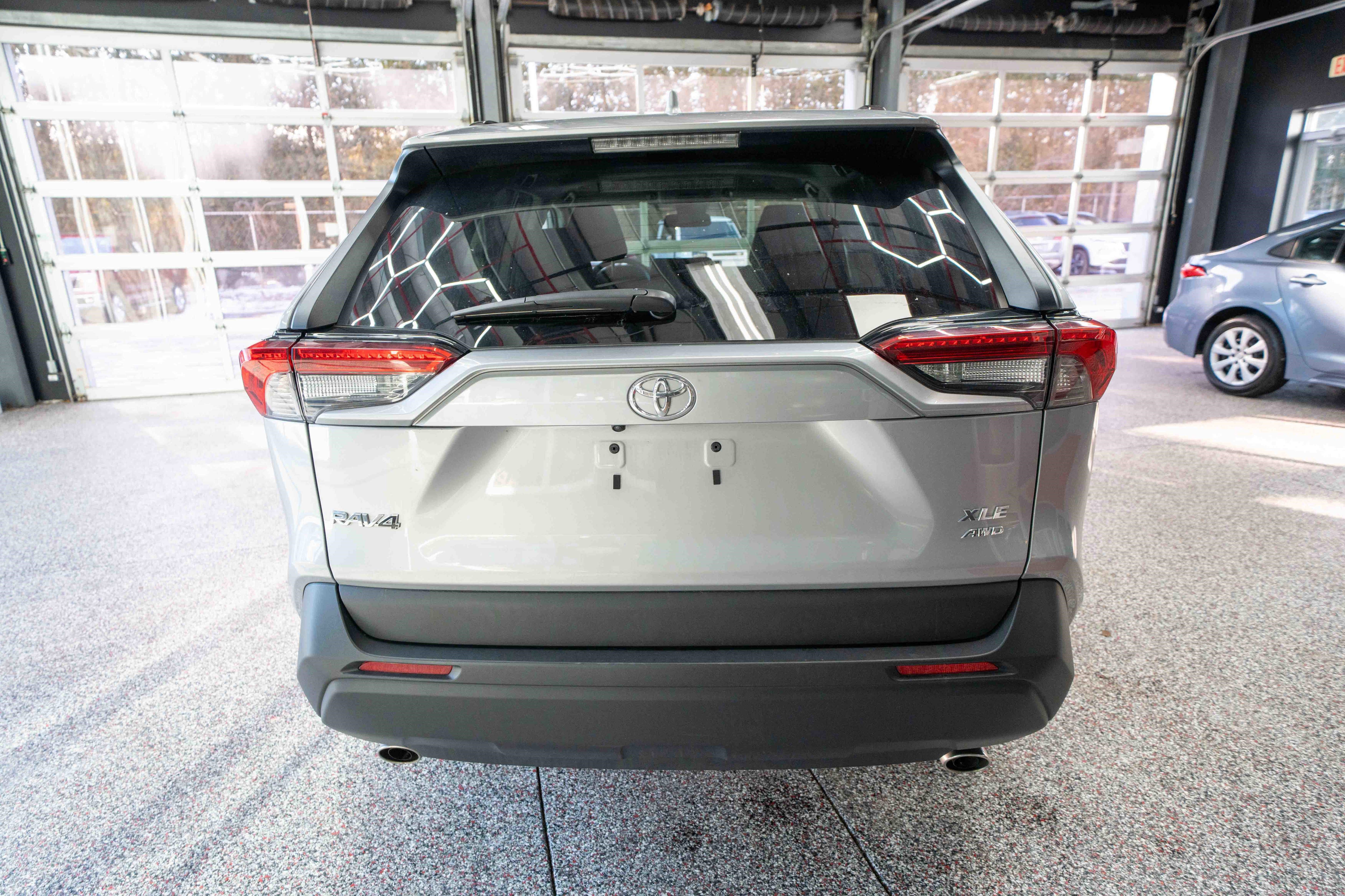 Used 2025 Toyota RAV4 XLE image 3