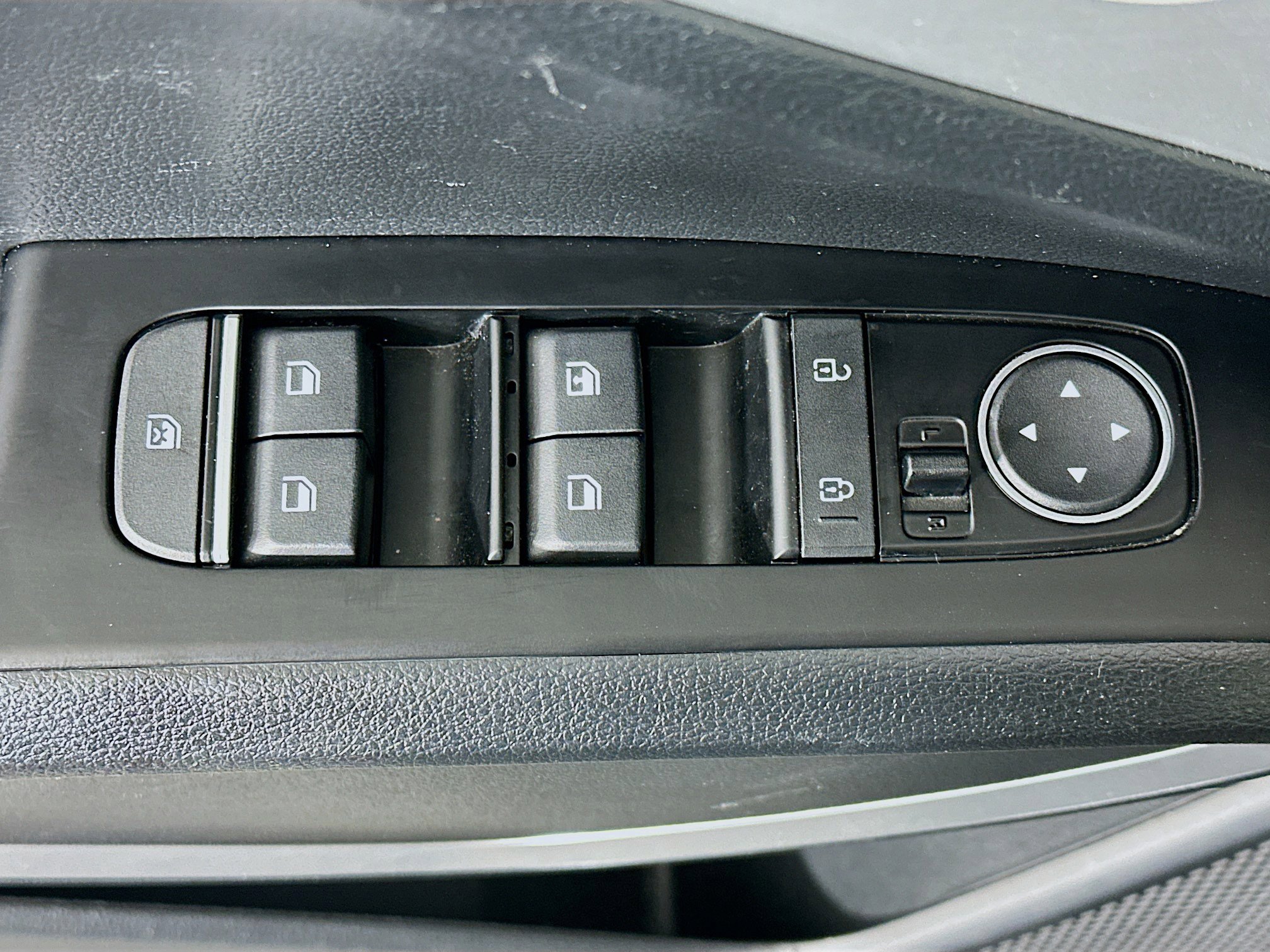 Used 2025 Kia Soul LX w/ LX Technology Package FWD image 15