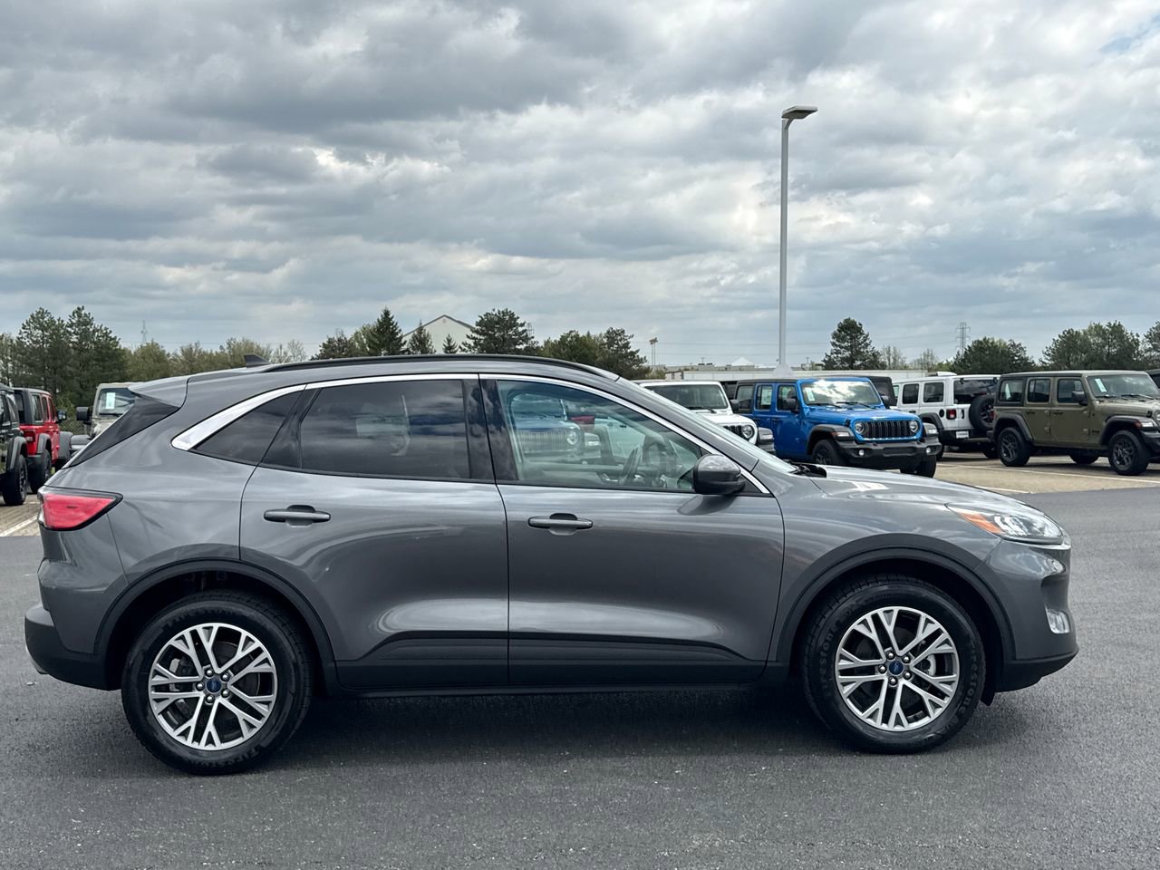 Used 2021 Ford Escape SEL image 2