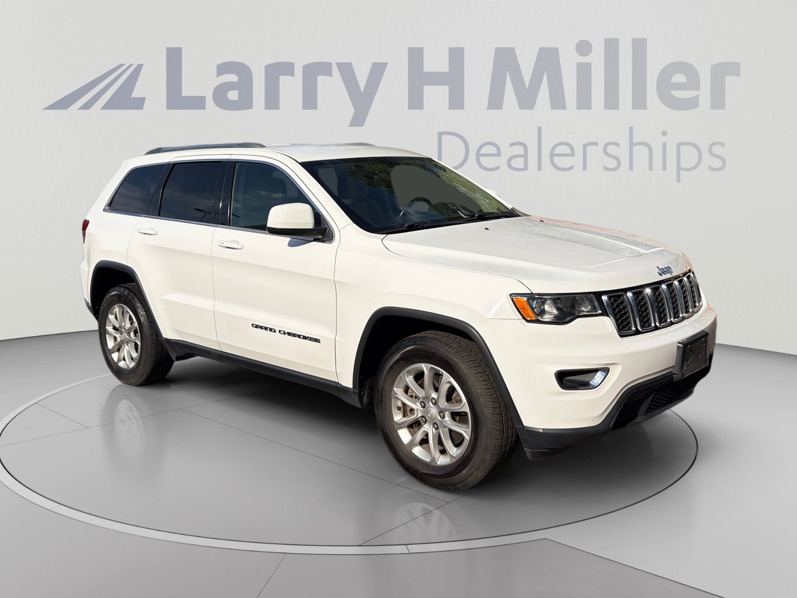 Used 2021 Jeep Grand Cherokee Laredo AWD/4WD image 7