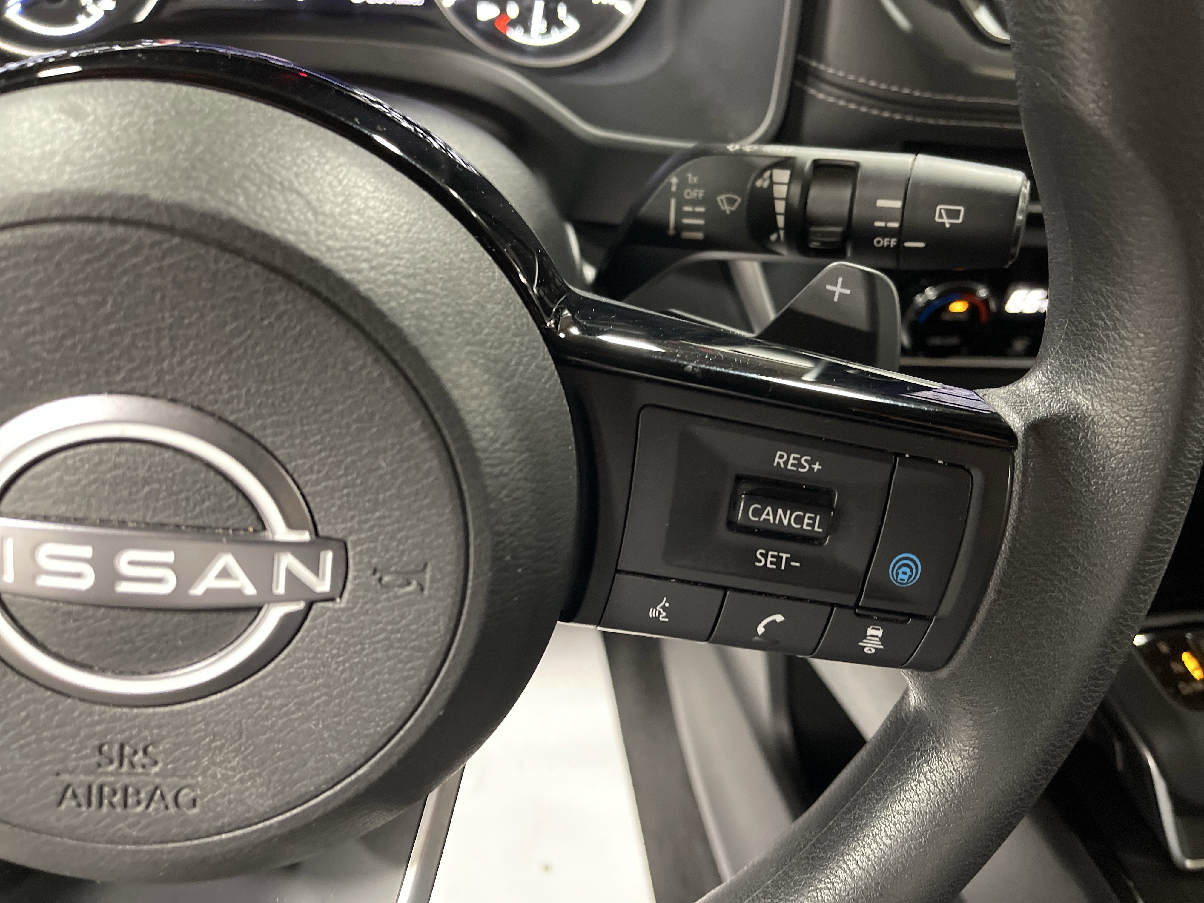 Used 2023 Nissan Rogue SV image 19