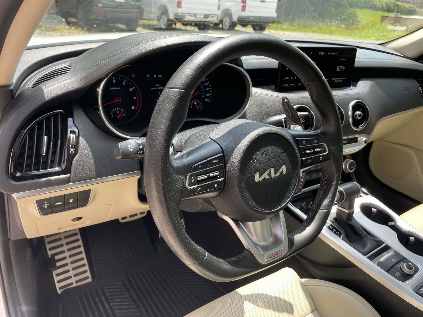 Used 2022 Kia Stinger GT1 AWD/4WD image 8