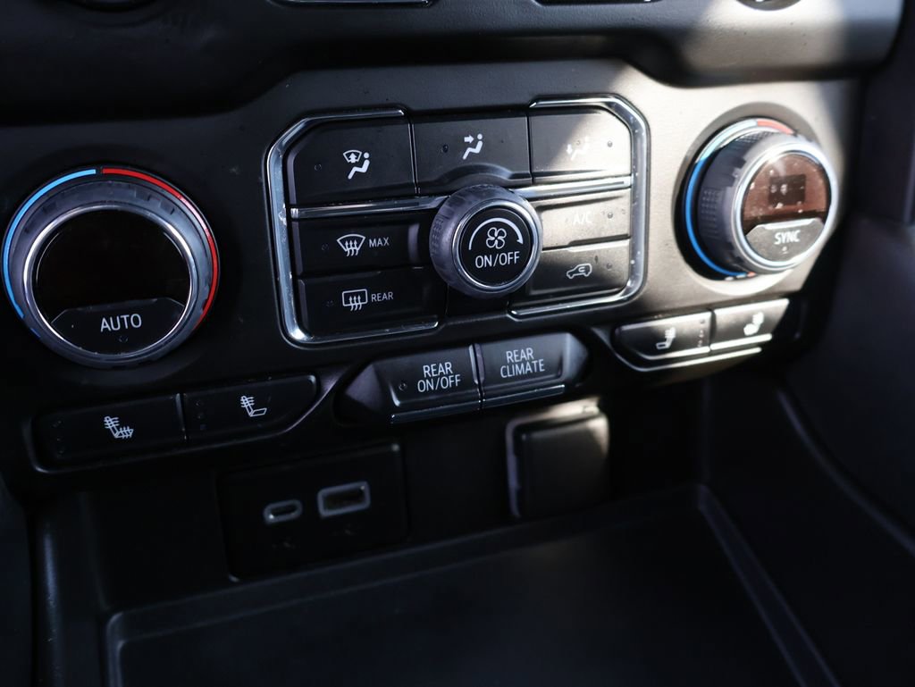 Used 2021 Chevrolet Suburban RST image 41