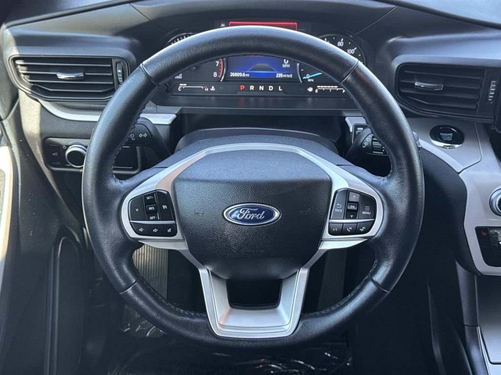Certified 2023 Ford Explorer XLT image 9