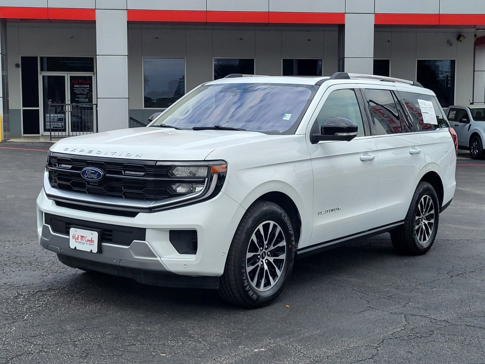 Certified 2025 Ford Expedition Platinum image 8