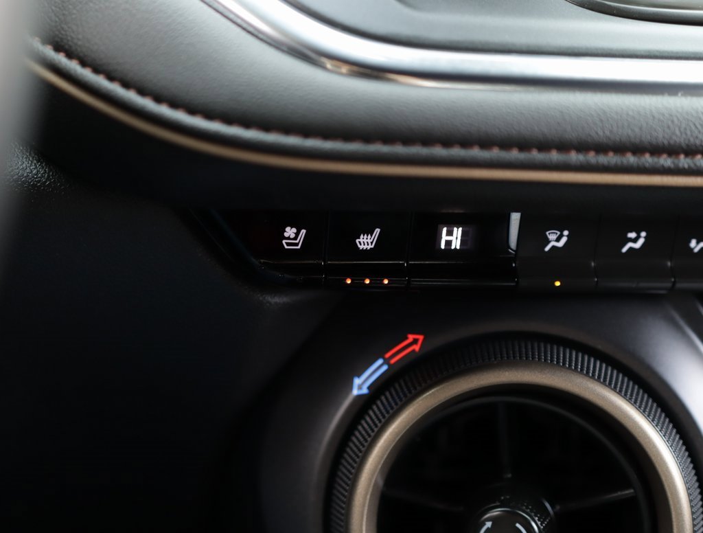 Used 2023 Chevrolet Blazer Premier w/ Enhanced Convenience Package image 17