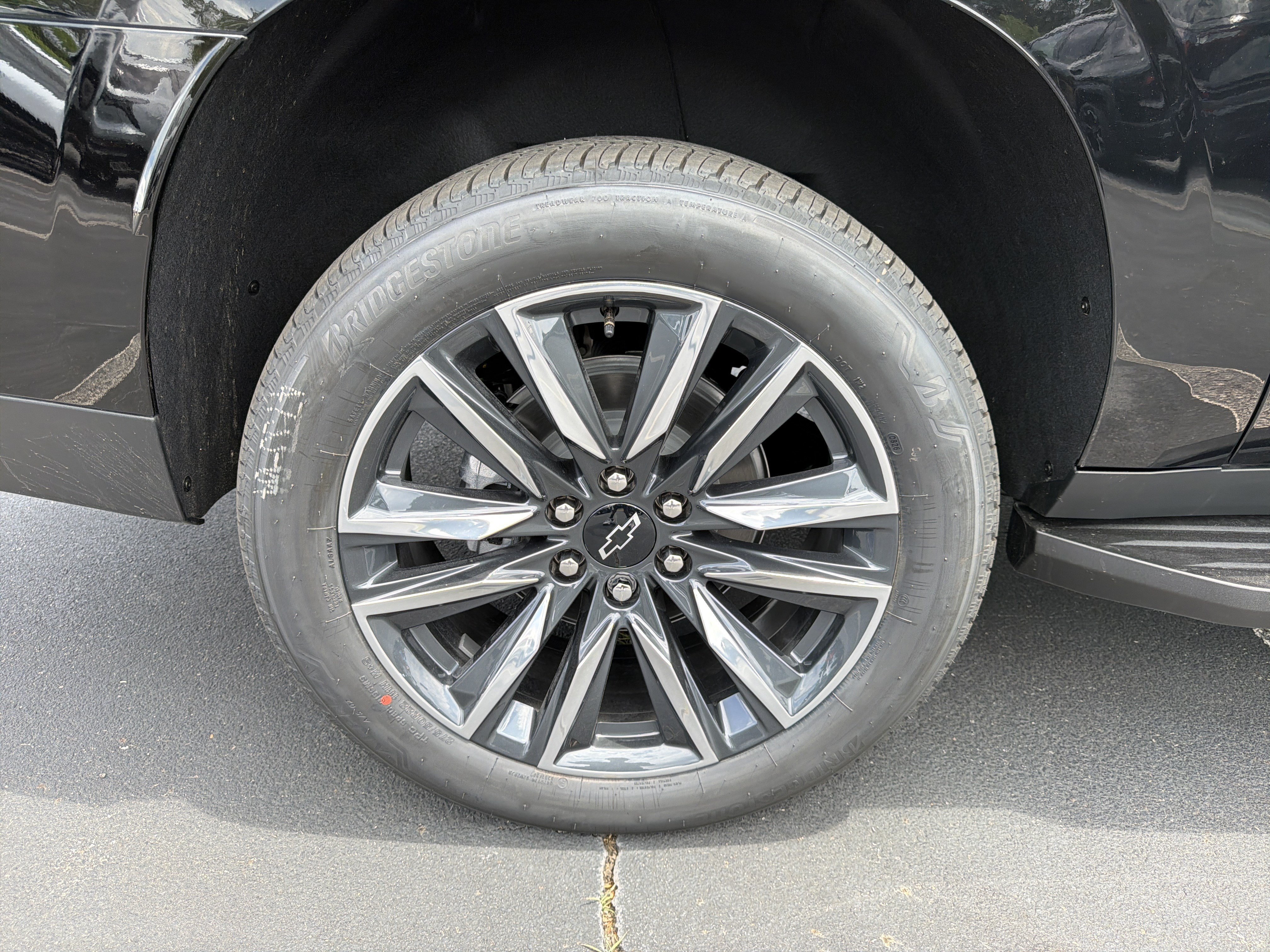 New 2026 Chevrolet Suburban LS RWD image 18