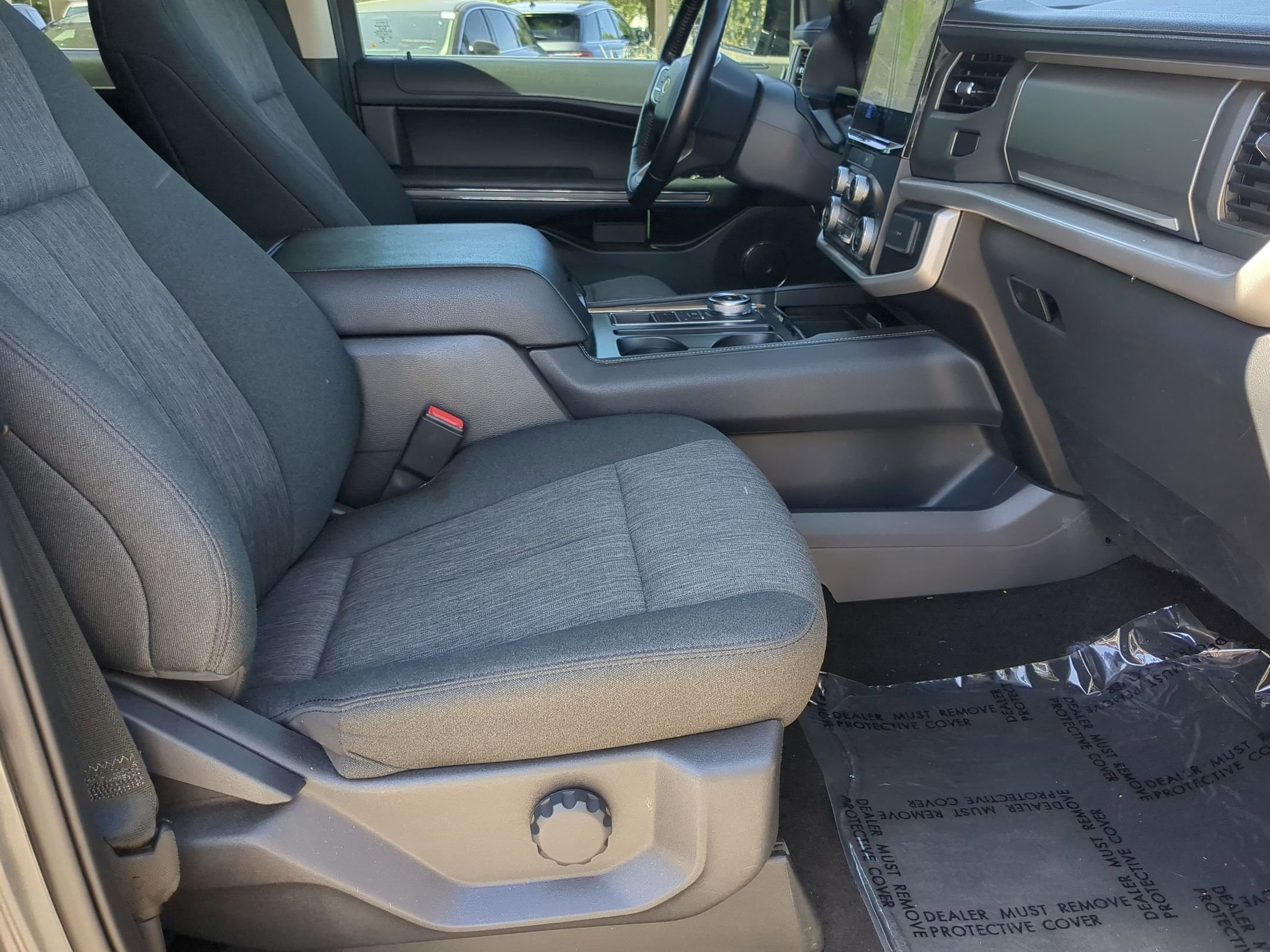 Used 2022 Ford Expedition XLT image 23